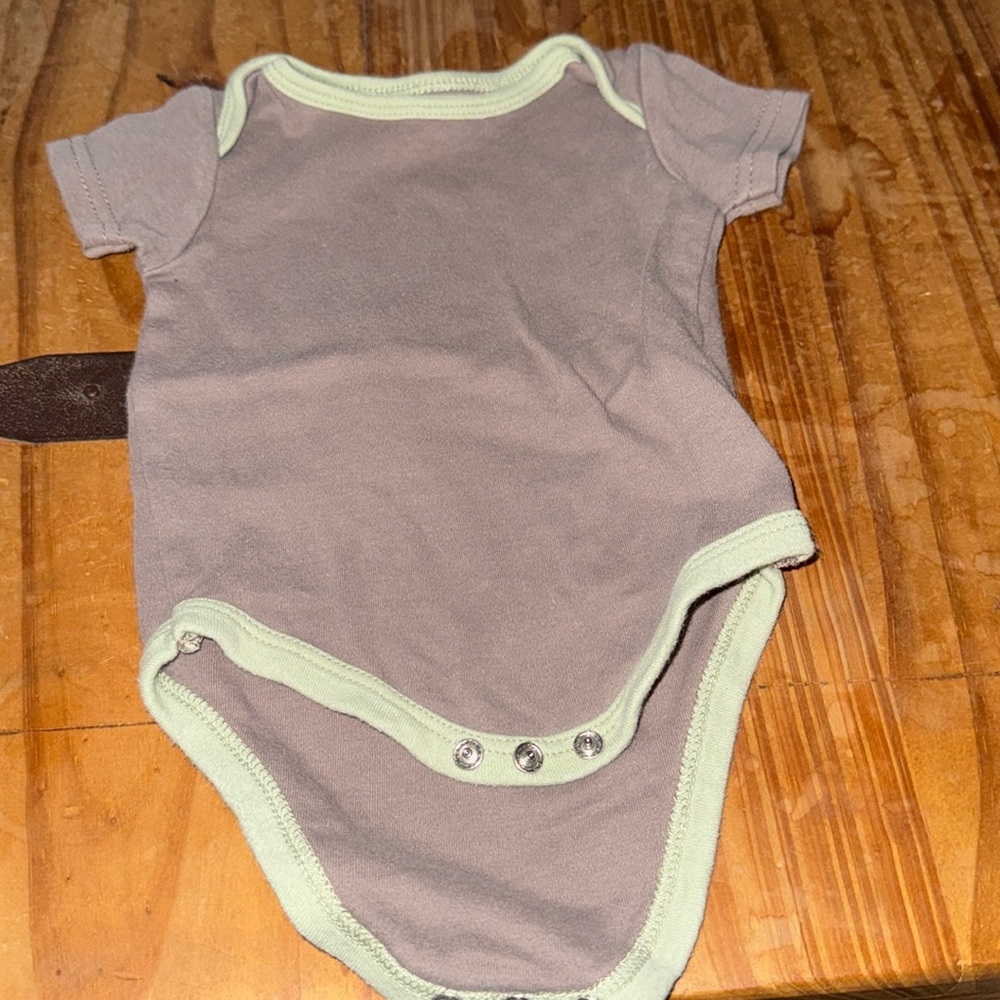 Short sleeve 3-6 month onesie